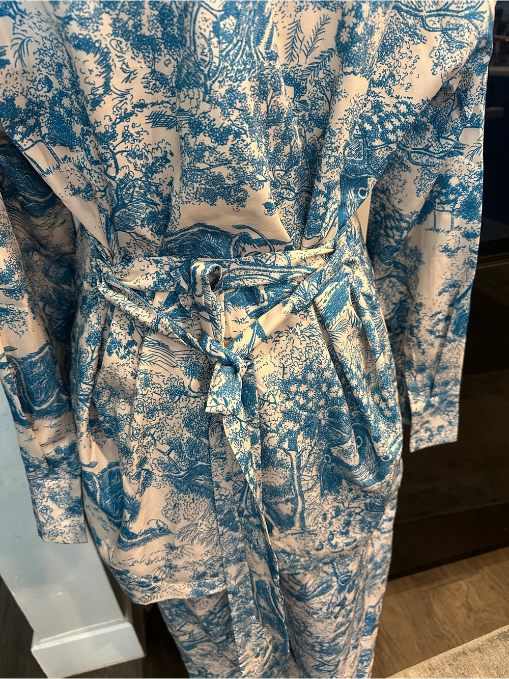 Commense Blue and White Scenic Print 2 piece set (shirt and pants with belt) S - Picture 4 of 5
